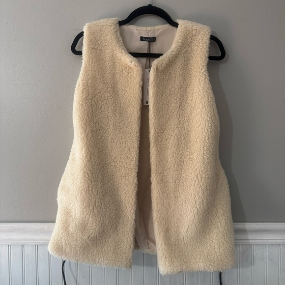 boohoo Sherpa Faux Fur Women’s Vest Size M Cream NWT - Picture 3 of 10